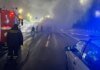 У Києві загорілось авто на бульварі Миколи Міхновського: рух транспорту до центру міста обмежили
