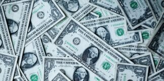 НБУ продовжує підвищувати курс долара