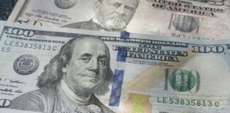 НБУ знову знизив курс долара