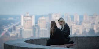 Нічний фронт з дощем, а вдень сонце й тепло: прогноз погоди в Україні на завтра