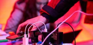 Техніка може “згоріти”: як уберегтися від стрибків напруги під час відключень світла