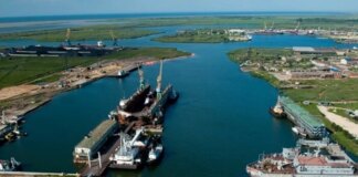 У порту Темрюк на Кубані спалахнули резервуари з нафтопродуктами після атаки дронів