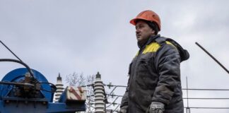 Люди без світла по 15-20 годин: гендиректор ДТЕК заявив про найважчу зиму