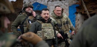 "росіян стає все більше, стає все важче" – Зеленський розкрив деталі поїздки до Куп'янська