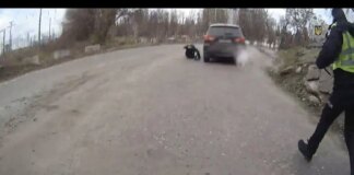 Водію Mitsubishi готують підозру за опір і наїзд на поліцейського у Києві