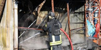 росіяни вдарили по ринку у середмісті Херсона на Різдво: загинув працівник