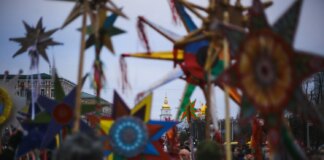 Різдвяна хода із зірками пройшла центральними площами та вулицями Києва