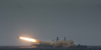 Вибухи у Києві, тривога по всіх областях: росіяни атакували Україну балістикою, “Кинджалами” та “Калібрами” з моря