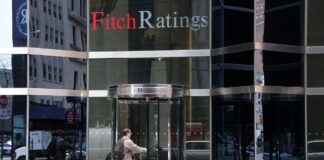 Україна вийшла із рейтингу “обмеженого дефолту”. Що цьому сприяло?