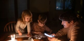 Більшість областей знову без світла: “Укренерго” визначилося з графіками на 22 грудня