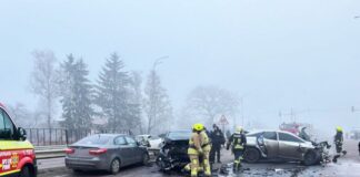 На трасі “Київ–Чоп” біля Рівного зіткнулися близько восьми авто: рух у бік столиці перекрито