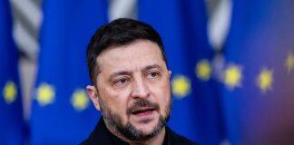 Зеленський про питання території: чесно – стояти там, де стоїмо