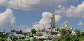 Вперше з часів Другої світової через бойові дії пошкоджено об’єкти Києво-Печерської лаври, що під захистом ЮНЕСКО