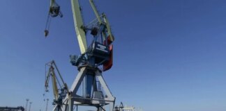 Росія інтегрує окупований порт Маріуполя у власну економіку – розвідка