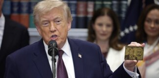 Останні доларові новації Трампа. Чи треба бігти в обмінні пункти?