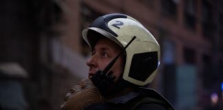 Росія вдарила по Запоріжжю: на місті атаки пожежа