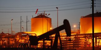 Нафта дорожчає через сніговий шторм у США: яка ціна