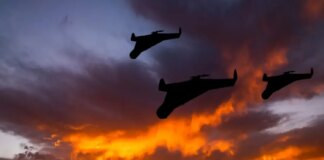 Дніпро під ворожим обстрілом: пошкоджено будинки та автомобілі