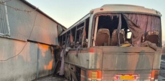 Росіяни вдарили по автобусу з шахтарями – більше десятка жертв