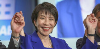 Партія прем’єрки Японії здобуває перемогу на позачергових парламентських виборах