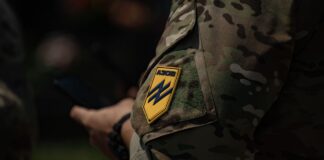 “Азов” посилюється політиками світового масштабу: до лав бригади встав британський ексдепутат