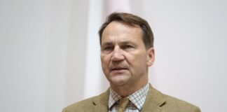 “Християнський обов’язок”: Сікорський назвав шлях до примирення України та Польщі