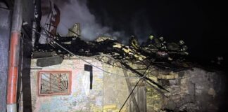 Окупанти знову атакували Одесу: в одному з районів загорівся будинок