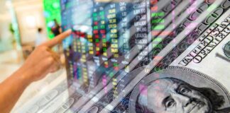 Долар та євро знову ростуть: який курс 17 лютого та чи можна купити валюту без паспорта