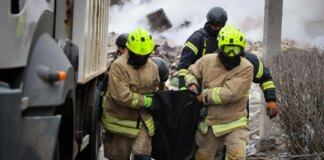 Удар рф по харківській багатоповерхівці забрав життя вже 10 людей