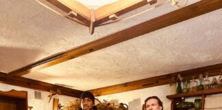 Усик влаштував Джошуа екскурсію Києвом і познайомив із національними стравами