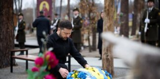 Зеленський ушанував пам’ять воїнів, які загинули у битвах за Мощун