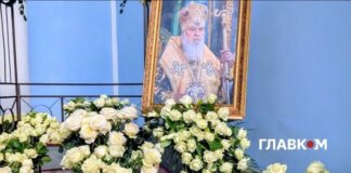 Біле море квітів. Як Україна прощається з Патріархом Філаретом