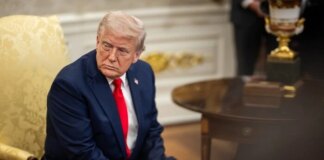 Трамп заявив, що думає про захоплення Ормузької протоки