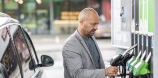 Високі ціни обвалили попит на пальне: що зараз відбувається на українських АЗС