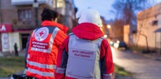 РФ атакувала Запоріжжя: КАБ влучив у багатоповерхівку, є поранені