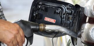 Дизель в Україні може злетіти до 90 гривень: експерт попередив про різкий стрибок цін