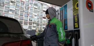 Бензин вже під 81 грн: що з цінами на АЗС та де пальне дешевше