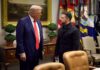 Зеленський хотів подарувати Трампу iPad з трансляцією війни, але той не прийшов, – FT