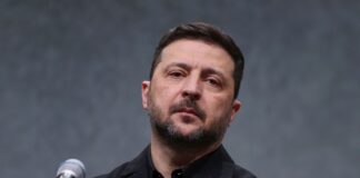 Відхід ЗСУ з Донбасу збереже Путіну від 300 тисяч до мільйона солдатів, – Зеленський