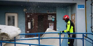 У Харкові росіяни вдарили “Герберою” по багатоповерхівці та рятувальникам, є постраждалі