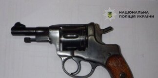 У Києві чоловік влаштував стрілянину через конфлікт на дорозі