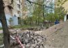 Дівчина впала в неогороджену яму з водою під час робіт комунальників у Києві і травмувалася – відкрито провадження
