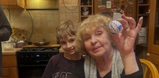 Ада Роговцева показала ексклюзивні фото з правнуком та рідними до Великодня