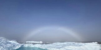 Українські полярники показали рідкісну білу веселку в Антарктиці