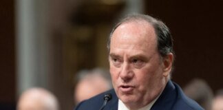 Звільнення міністра Військово-морських сил США. Bloomberg назвав причину