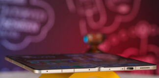 iPhone Fold здивує конструкцією: майбутня новинка Apple отримає деталі, надруковані на 3-D принтері