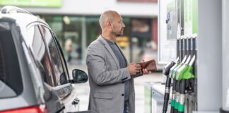 Дизель вже під 93 грн, бензин та газ дорожчають: АЗС підвищили ціни на пальне