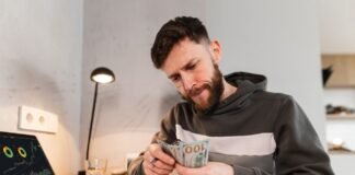 Курс валют лихоманить: чому долар і євро стрімко дорожчають – думка експертів