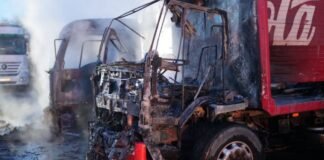 Росія вночі атакувала Запоріжжя: виникла масштабна пожежа (фото та відео)