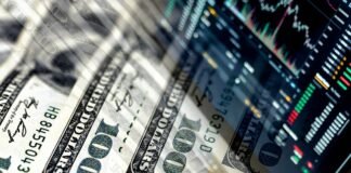 Євро відійшов від рекорду, долар росте: курс на 16 квітня та що робити із “сумнівними” купюрами